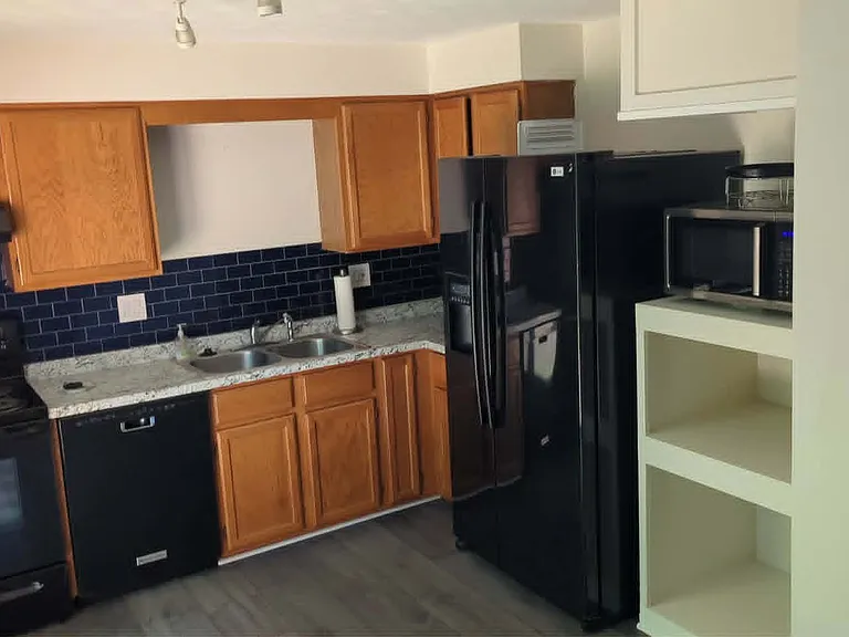 77 Penn Ln — Photo 15