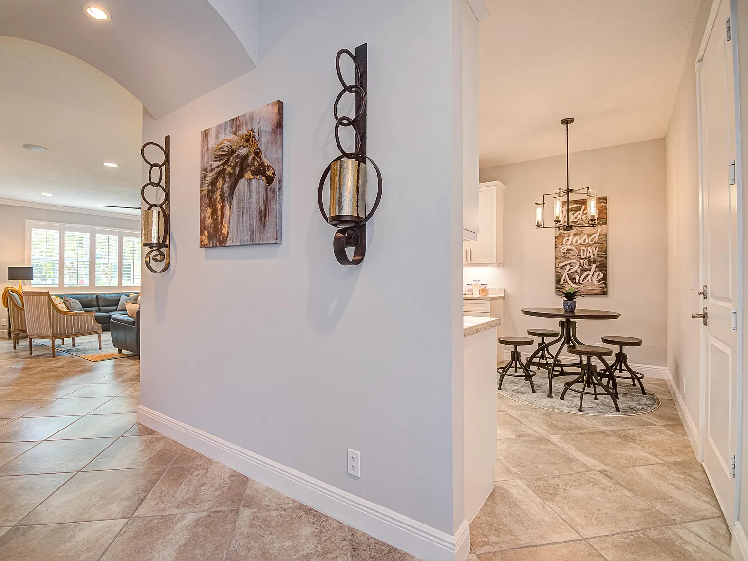 3 bed, 2.5 bath, 2335 sqft, $7,500 — Photo 4