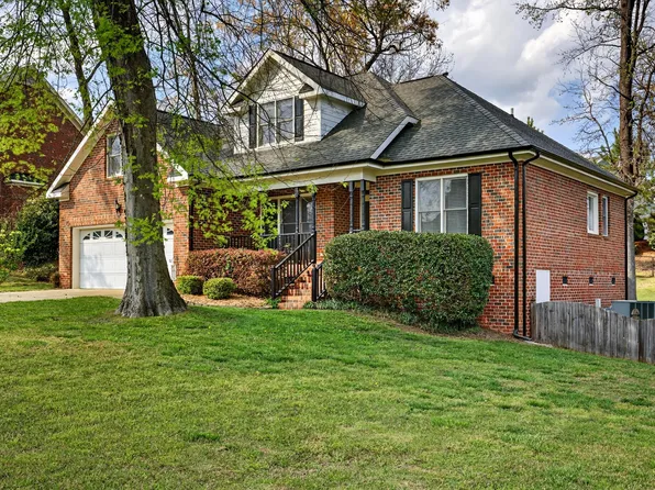 805 Barneswyck Dr, Fuquay Varina, NC 27526