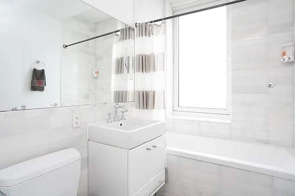 Rented by Keller Williams NYC | media 29