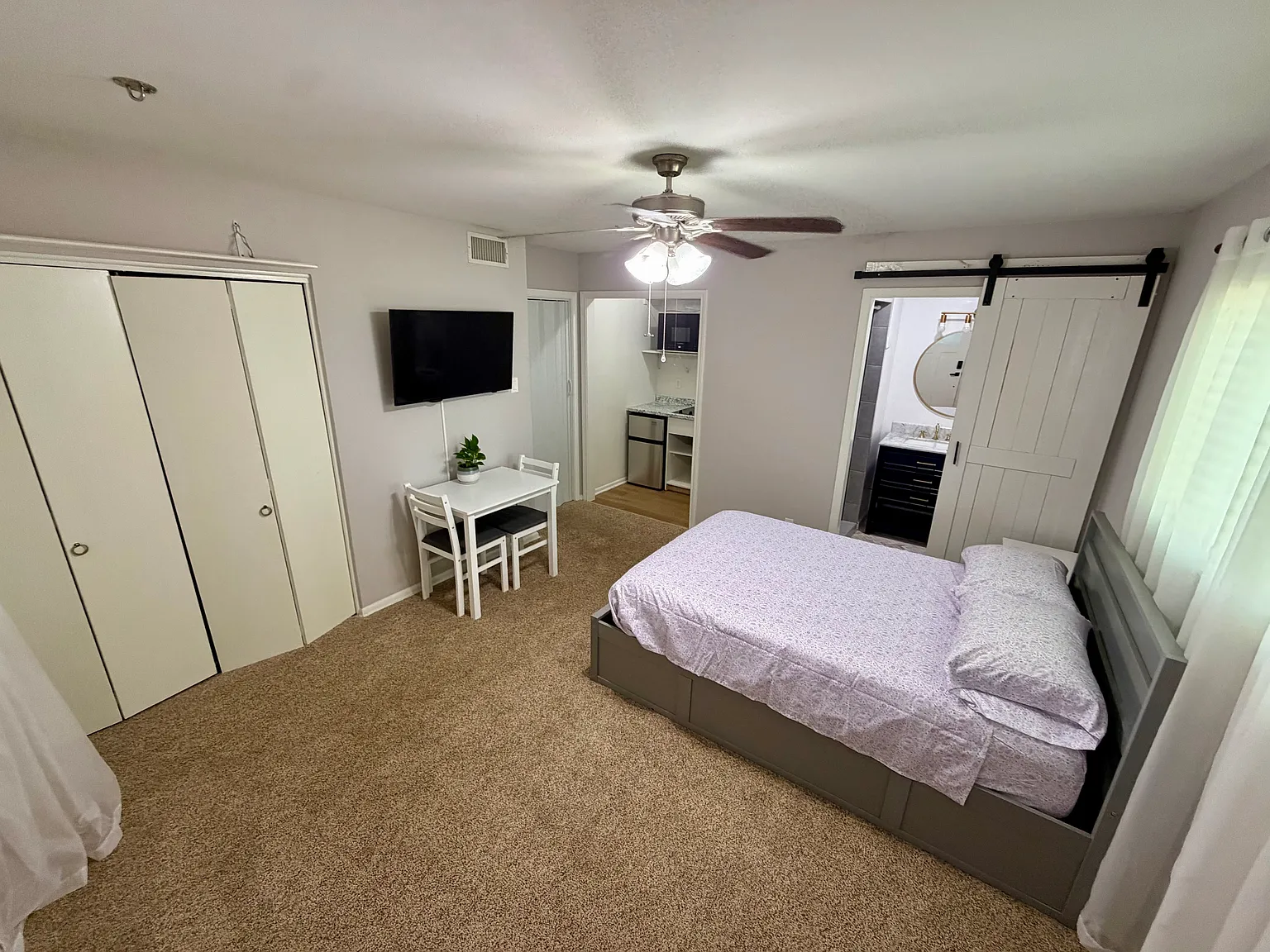 Studio, 270 sqft, $1,100 — Photo 4