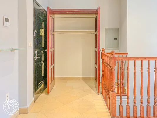 Rented by MySpaceNYC | media 4