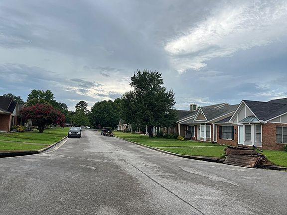 5th image of 337 Autumn Ln SW