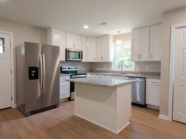 1104 Balls Creek Rd — Photo 2