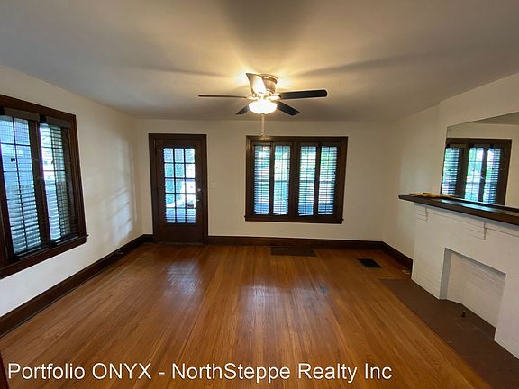 4th image of 2886 N High St #6358419