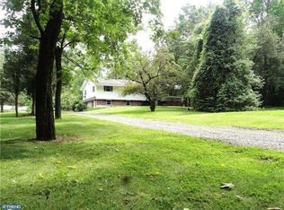 106 Bragg Rd, Schwenksville, PA 19473
