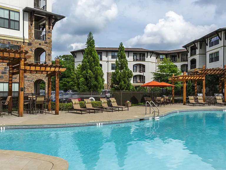 Sparkling Pool and Grilling Area