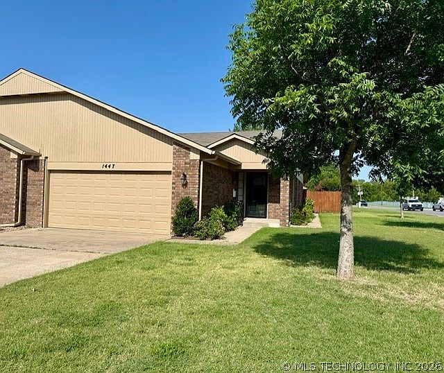 1st image of 1447 Windsor Dr