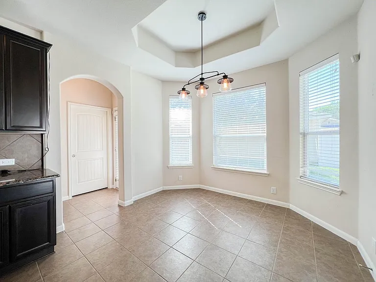 921 Heritage Springs Trl — Photo 12