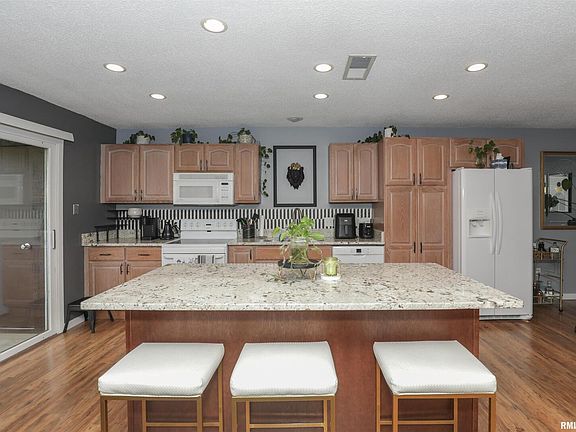 5th image of 4150 E 60th St APT 602