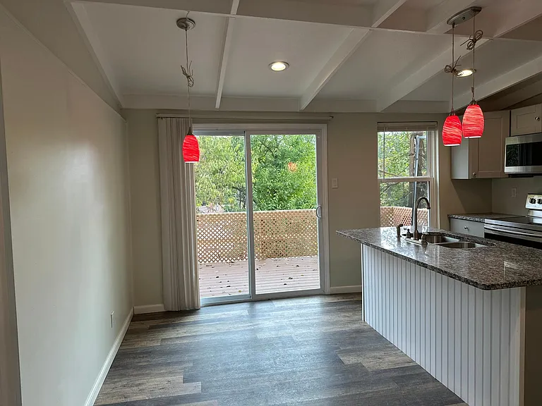 410 Colton St — Photo 6