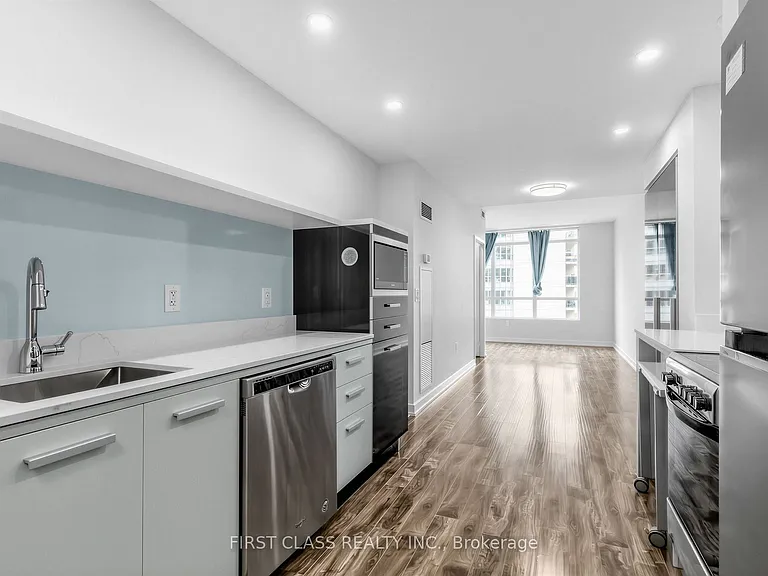 38 Dan Leckie Way #715 — Photo 3