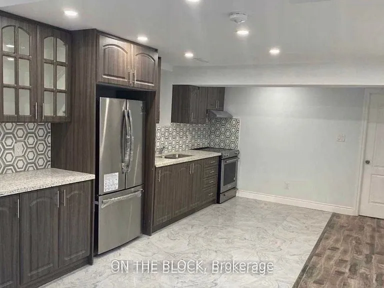 362 N Park Blvd — Photo 4