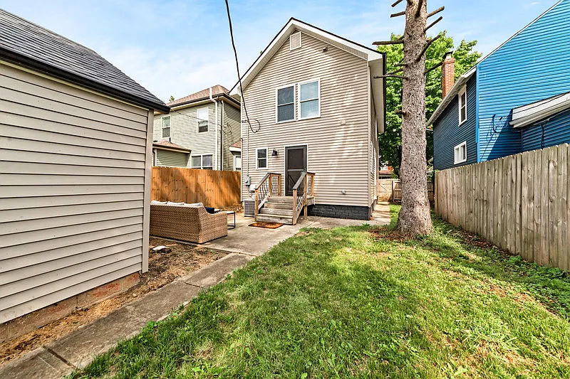 3 bed, 1200 sqft, $3,200 — Photo 3