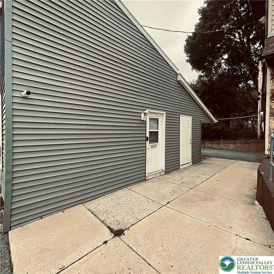 1 bed, 876 sqft, $1,395 — Photo 1