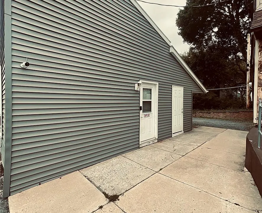 60 E North St #B2