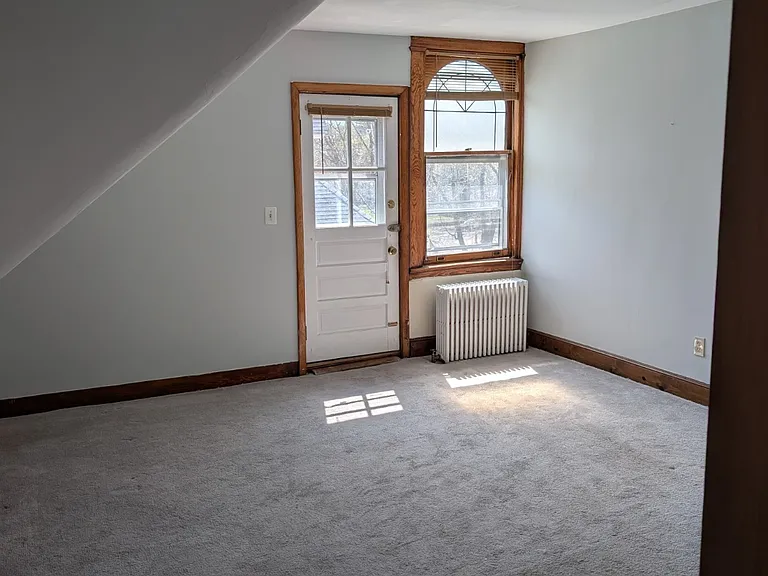 537 Whitney Ave #3 — Photo 8