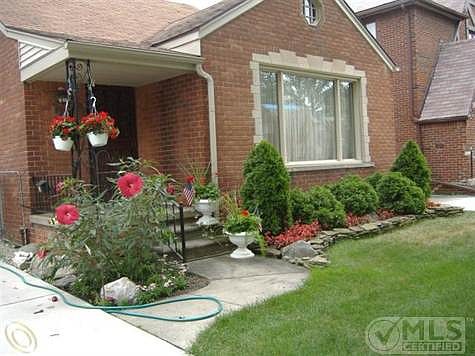 Front 5240 Harvard.jpg