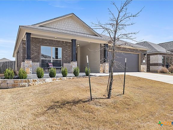 3rd image of 714 Dunford Dr