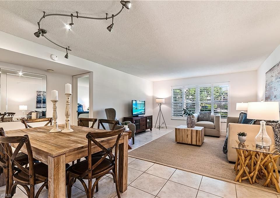 1st image of 522 Broad Ave S #522