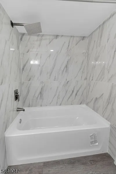 2 bed, 1.0 bath, $2,500 — Photo 3