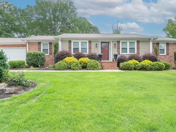 111 Menlo Dr, Simpsonville, SC 29680
