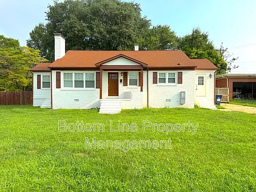 114 W College St Photo 1