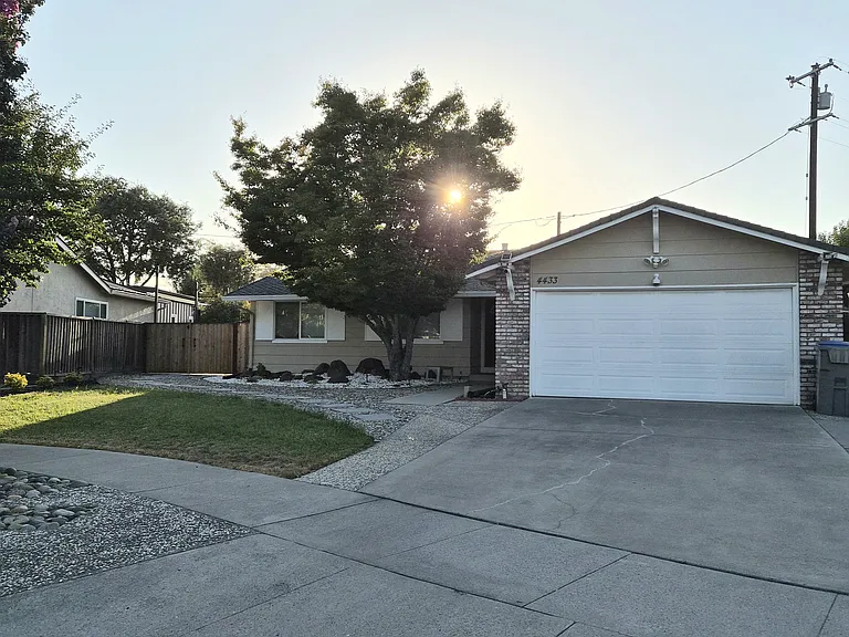 4433 Hendrix Ct — Photo 1