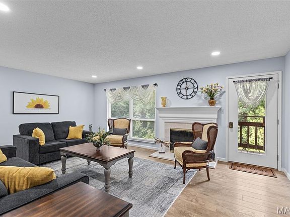 3rd image of 2037 Trailcrest Ln APT 8
