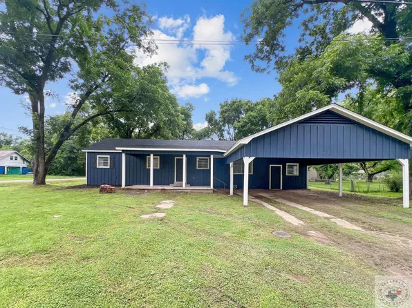 218 S Centre St, De Kalb, TX 75559