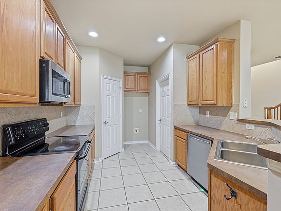 5th image of 1725 Brookview Dr