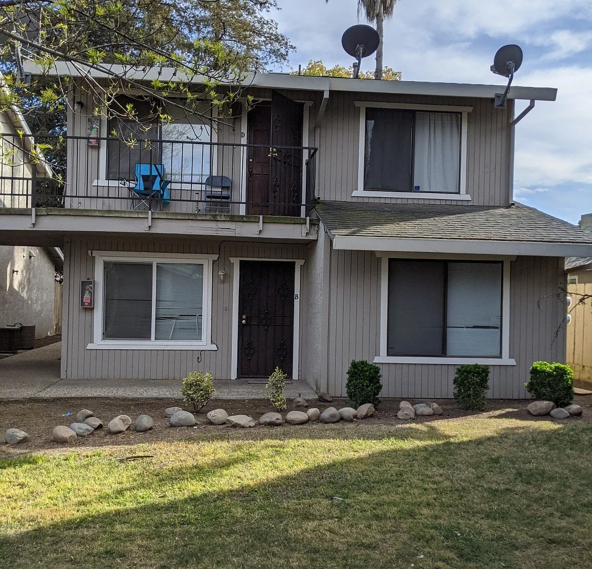 2 bed, 2.0 bath, 1100 sqft, $1,400 — Photo 1