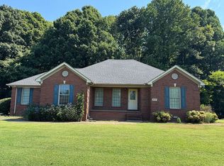 427 Bridlewood Dr, Fayetteville, TN 37334