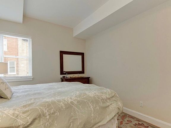 5th image of 1800 19th St NW APT 7