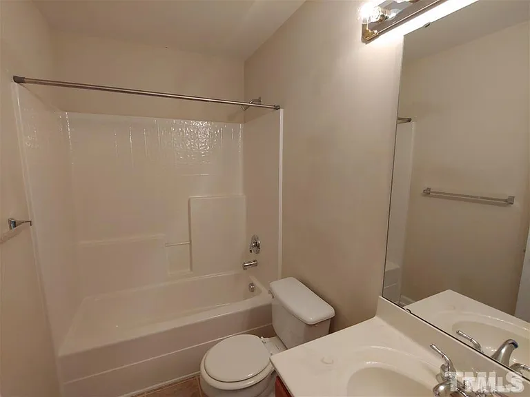 24 Sydenham Rd — Photo 8