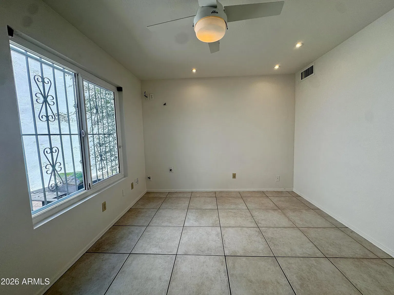 3 bed, 3.0 bath, 1709 sqft, $2,445 — Photo 4