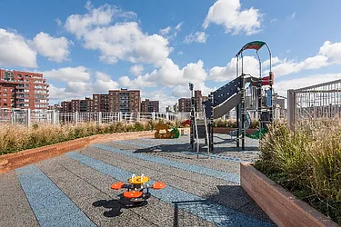 Rented by The Marketing Directors (Arias)