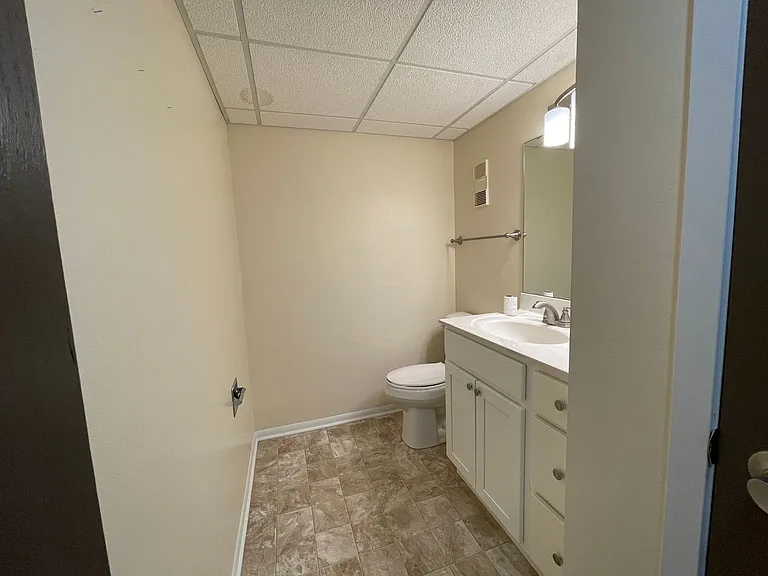 Wingra West Apartments — Photo 29