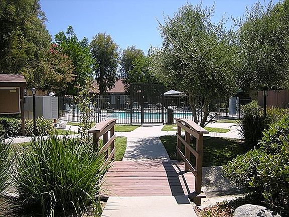 3rd image of 8536 Desoto Ave 16