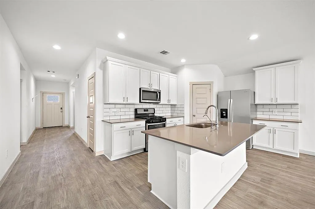 Building Photo - 6911 Escobedo Ln