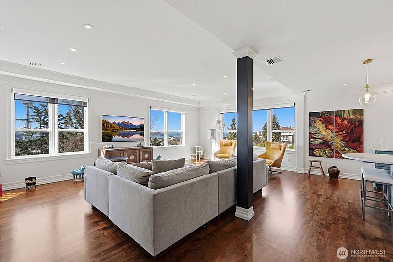 5th image of 405 Prospect Street #300