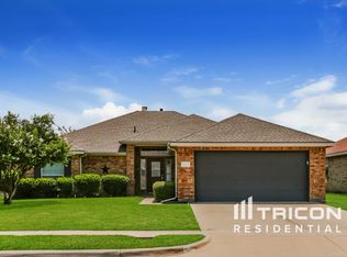 1312 Pierron Dr, Arlington, TX 76002