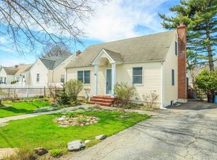 24 Benjamin Ave, Amityville, NY 11701