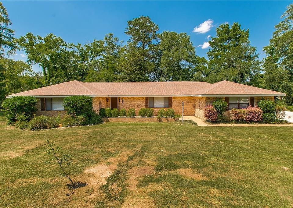 1st image of 1018 Esterbrook Rd