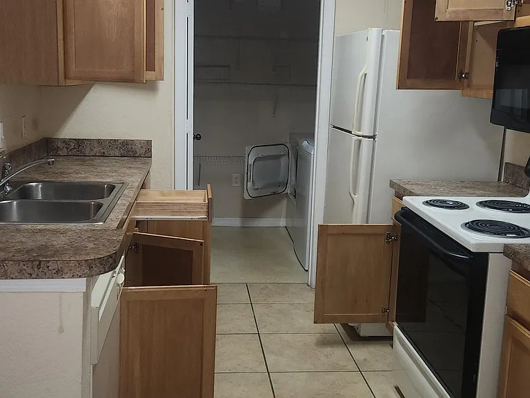 10205 Courtney Palms Blvd #101 — Photo 5