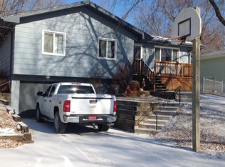 210 Sycamore Cir, Gretna, NE 68028