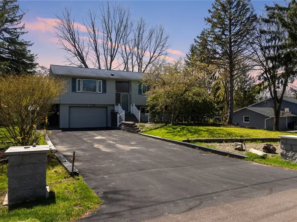 139 Simsbury Dr, Ithaca, NY 14850