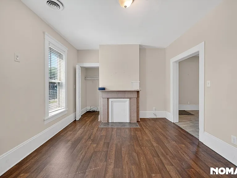 1855 W 58th St #1 — Photo 4
