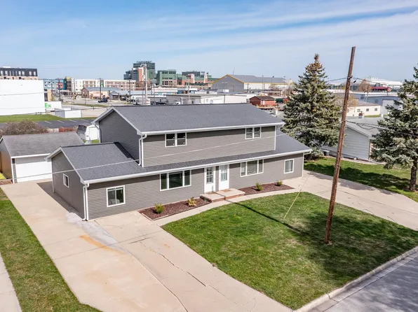 2104 Elmview Dr, Green Bay, WI 54304