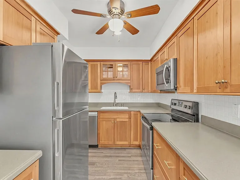 7616 Riverbrook Dr #6 — Photo 10